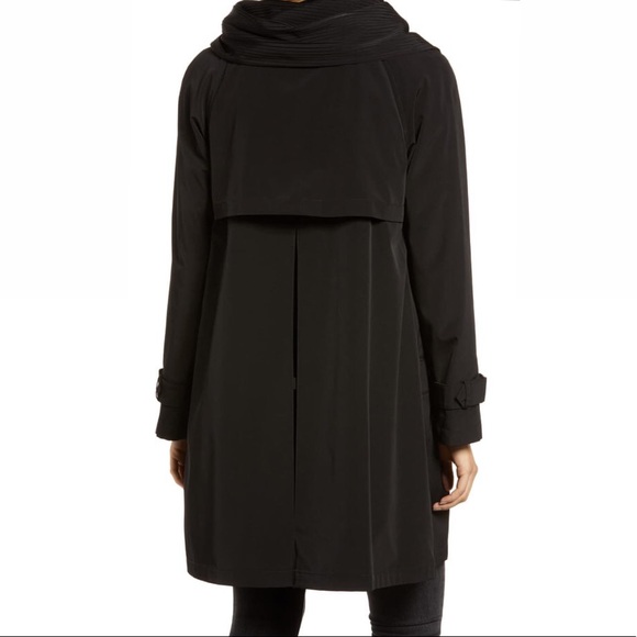 Gallery Black Pleated Collar Raincoat 